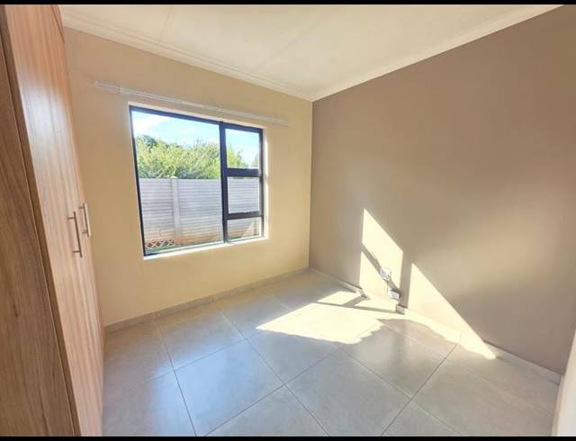 2 BEDROOM TOWNHOUSE FOR SALE IN RIVERSDALE